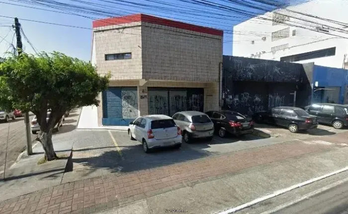 Imóvel para aluguel possui 720 metros quadrados em Farias Brito - Fortaleza - CE