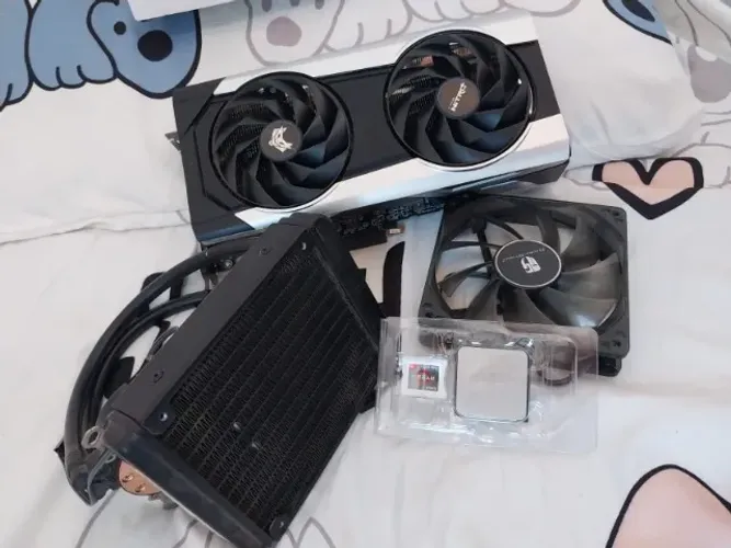 VENDO KIT UPGRADE - RYZEN 5 3600X + RX 6650XT + WATER COOLER