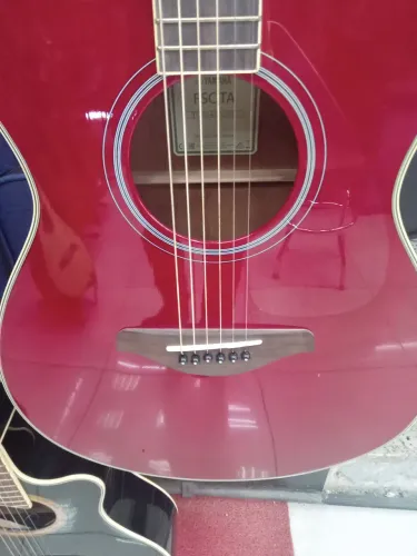 Yamaha violão