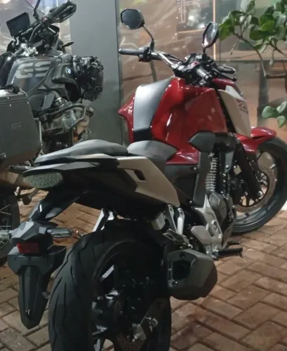 HONDA - CB 300f Twister