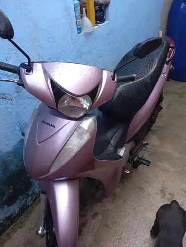 Troco por outra moto leia a descrição