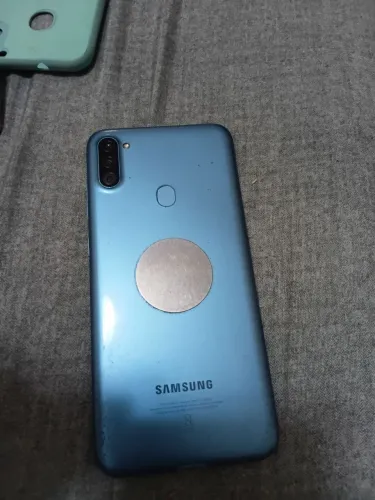 Samsung A11 usando 