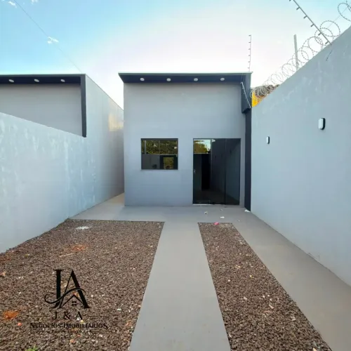 Casa á venda com 2 quartos e espaço nos fundos no Los Angeles