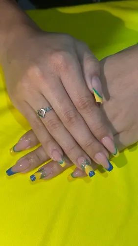 Vamos lá meninas fazer sua unha em molde F1