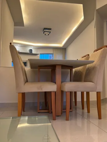 Conjunto de Mesa de Jantar Premium LAR SHOPPING 4 Lugares - Linda e Bem Conservada