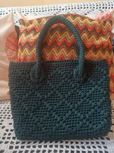 Bolsa de mão de crochê verde