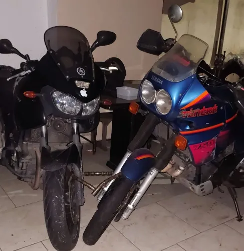 Yamaha Super Ténéré 750 e TDM 900, leia o anúncio.