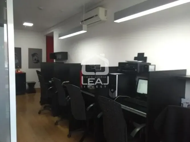 Sala Comercial para Locação de 48 m² com 1 vaga de garagem na Chácara Santo Antônio | Zona
