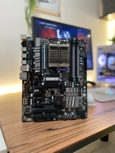 Placa mãe AM3+ Gigabyte