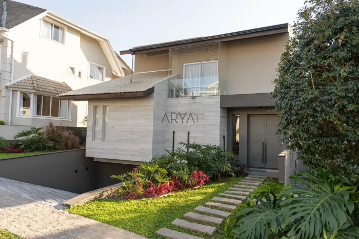 Casa à venda em condomínio em Santa Felicidade - ARYA1