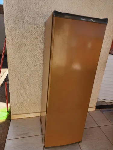 Vende-se geladeira da marca consul
