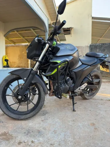 Oferta imperdível moto pouquíssimo rodada