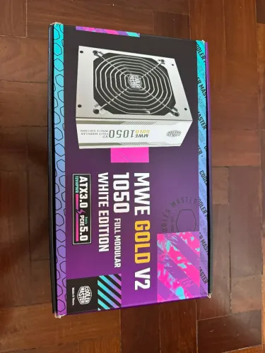 Fonte 1050 W Cooler Master V2 gold