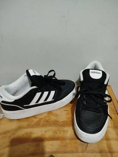 Tênis Adidas n37