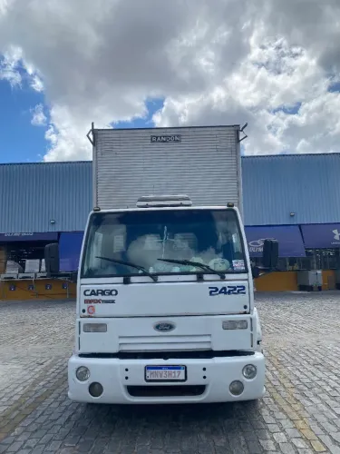 Ford cargo 2422e