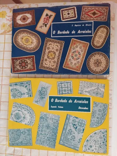 Livro: O Bordado de Arraiolos + Livro de desenhos