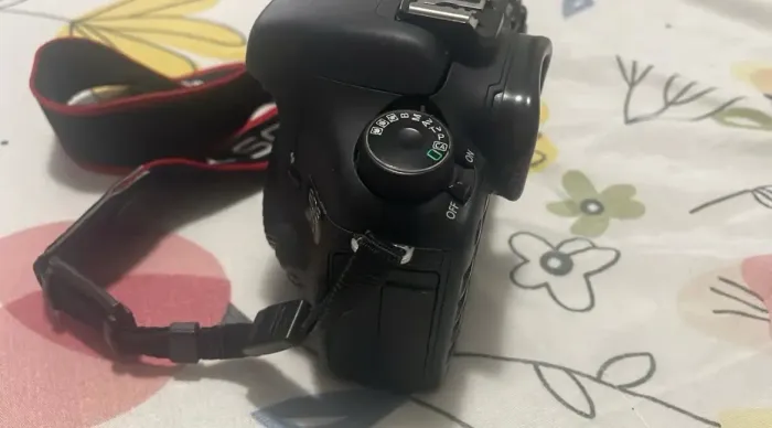 Cânon 7D apenas corpo + bateria + 2 cartões CF