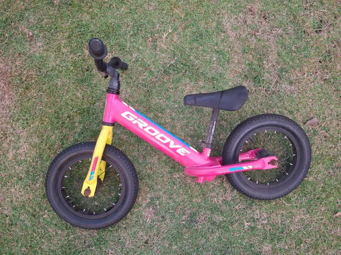 Bicicleta equilíbrio Groove Rosa