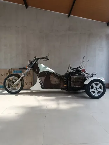 Triciclo Chopper com motor Fiat uno