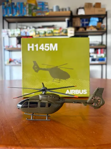 Miniatura helicóptero Airbus H145 1/72