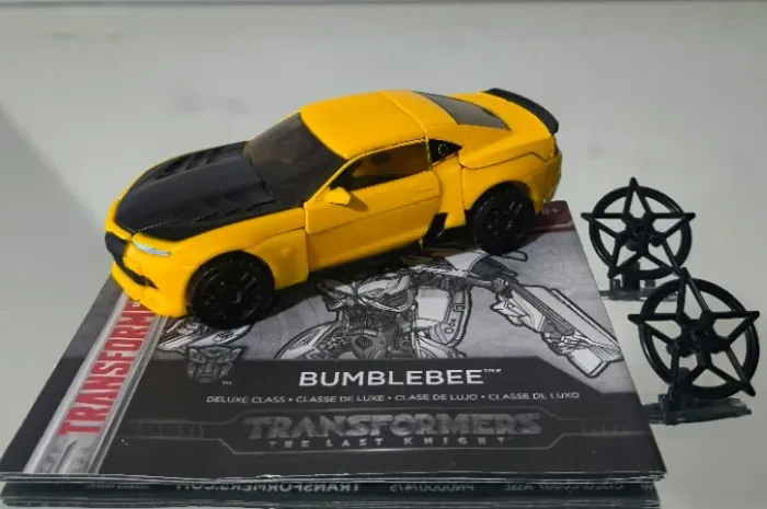 Figure Transformers The Last Knight - Autobot Bumblebee, completo, TLK, original Hasbro