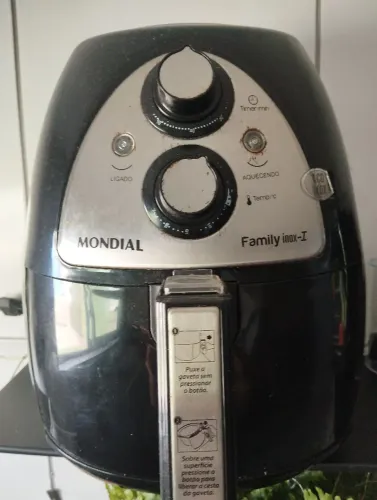 Air fryer pouco usada