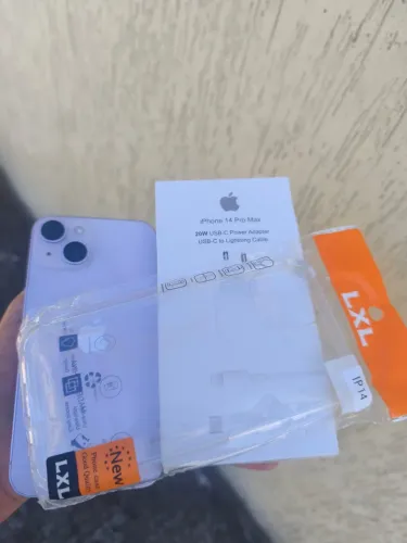 iPhone 14 lilás