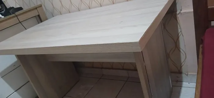 Venso uma mesa linda