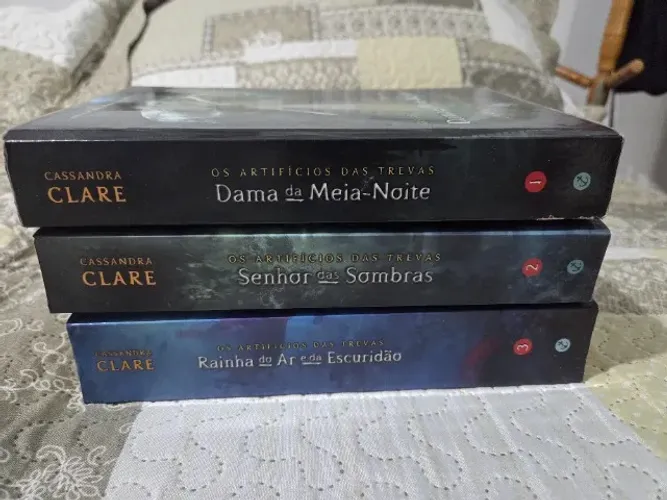 Trilogia Os Artifícios das Trevas - Cassandra Clare (3 Livros, Galera)