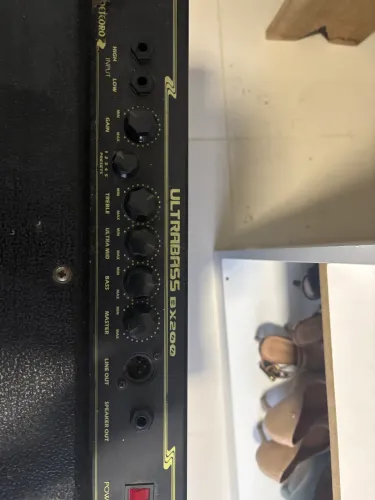 amplificador meteoro ultrabass bx 200