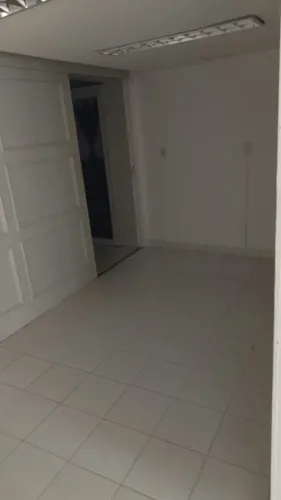 ALUGO UMA SALA COMERCIAL NO EDF EMPRESARIAL DORMAR (CENTRO DO RECIFE)