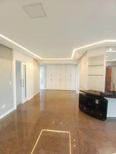 VIEIRALVES. COND. CASA BLANCA, 188m², 4 QTS S/ 3 SUÍTES, 3 VAGAS