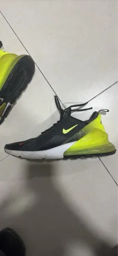 Tênis Nike air 270