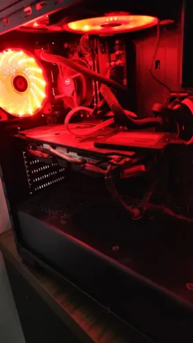 Computador Gamer/PC - RX 580 8GB + i5-10400F + 16GB RAM. Aberto a negociações.