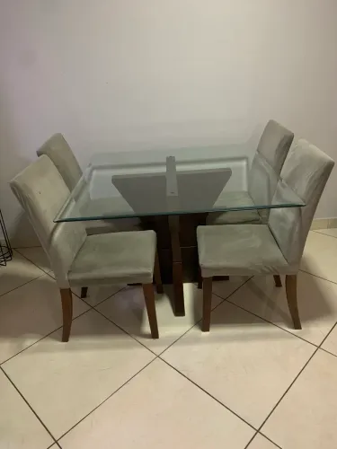 Jogo de Jantar com 4 Cadeiras