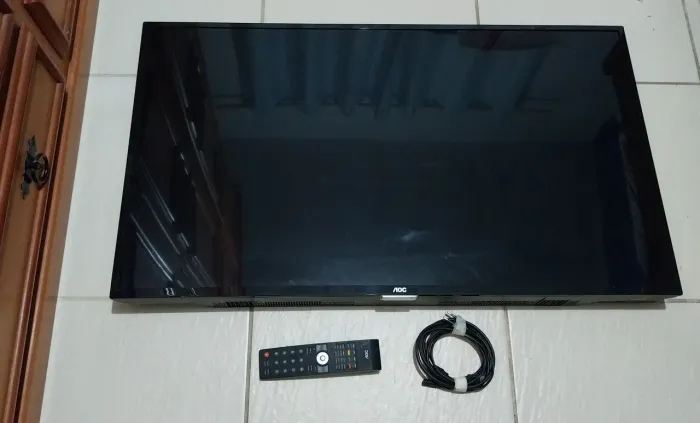Televisão 32 polegadas e 43 polegadas AOC