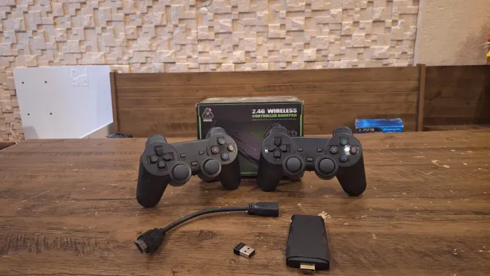 Game Stick com 2 Controles Sem Fio