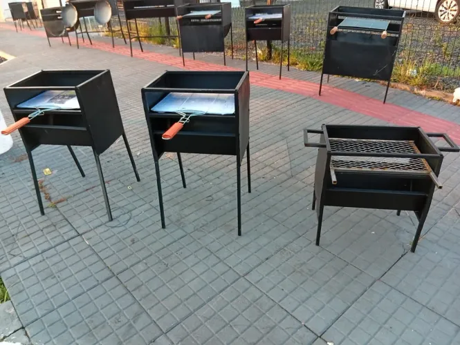 Vendo Lote de churrasqueira para lojistas mais de 14 intens. 