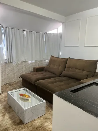 ALUGO APTO SEMI-MOBILIADO NA QE 42 GUARÁ II