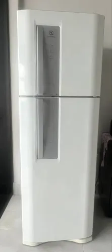 Geladeira Electrolux df42 Frost Free usada voltagem 127 volts em perfeito estado