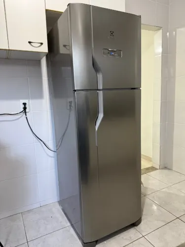 Geladeira Electrolux DFX41 Frost Free 371L Turbo Congelamento Duplex Inox - 127V