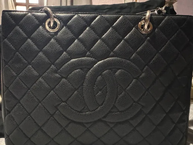 Chanel shopper couro caviar 