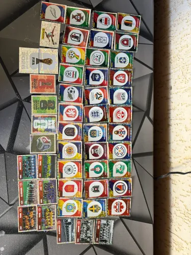 Vendo figurinha avulsa, a partir de 2 reais