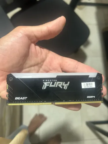 Memória RAM DDR4 Kingston Fury 3600mhz 32GB (Troco)