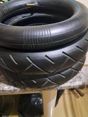 Vendo par de pneus para Patinete elétrico