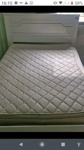 cama bonita e colchão 