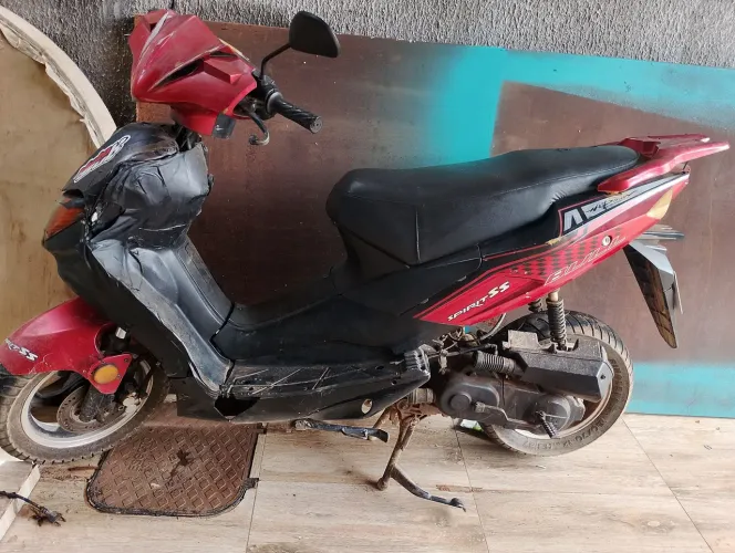 Moto de leilão