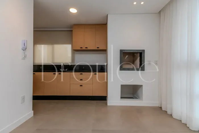 APARTAMENTO SEMI MOBILIADO NO ED LAGOM EM BALNEÁRIO CAMBORIÚ-SC PARA LOCAÇÃO ANUAL