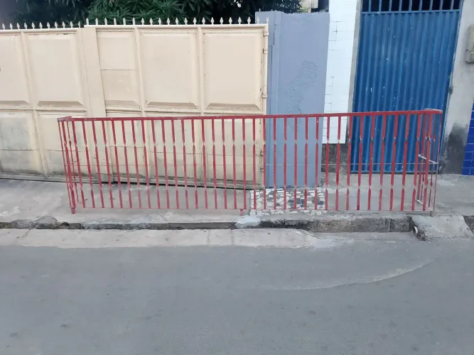 Porta de ferro 3,80 comprimento por 1,10 altura