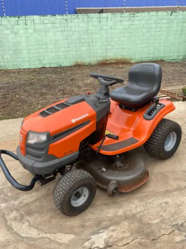 TRATOR CORTADOR DE GRAMA HUSQVARNA TS142